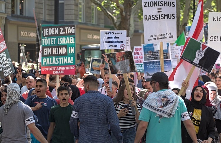Al-Quds March in Berlin 2019 (Bild: shutterstock.com/ alexanderboehm)