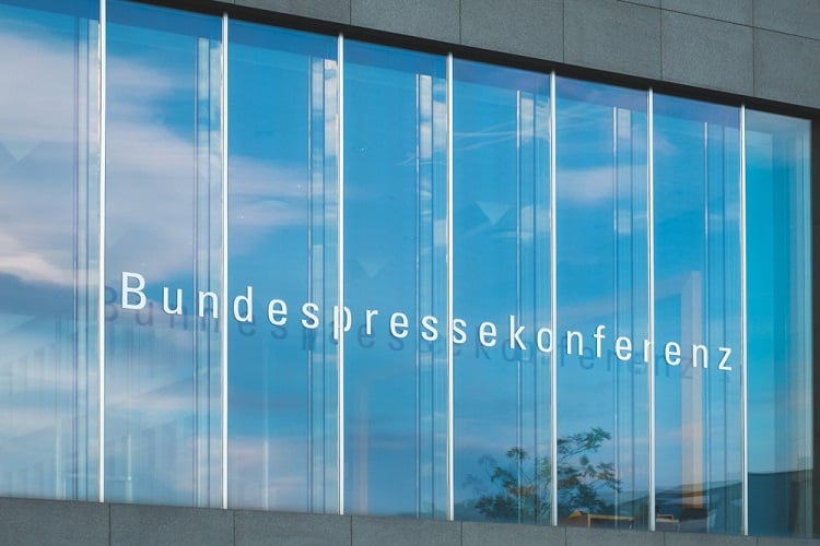 Bundespressekonferenz (Bild: shutterstock.com/Von hanohiki)