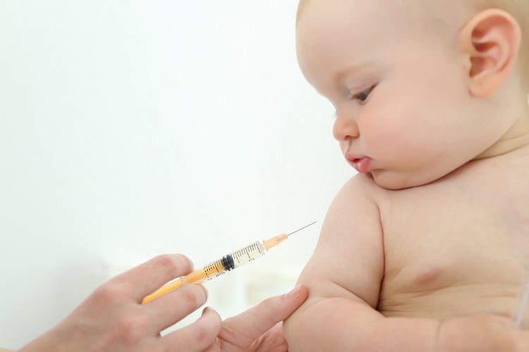 Impfung Kleinkind (Bild: shutterstock.com/Von Africa Studio)