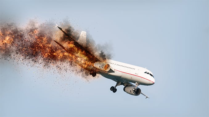 Abstürzendes Flugzeug; Bild: Shutterstock
