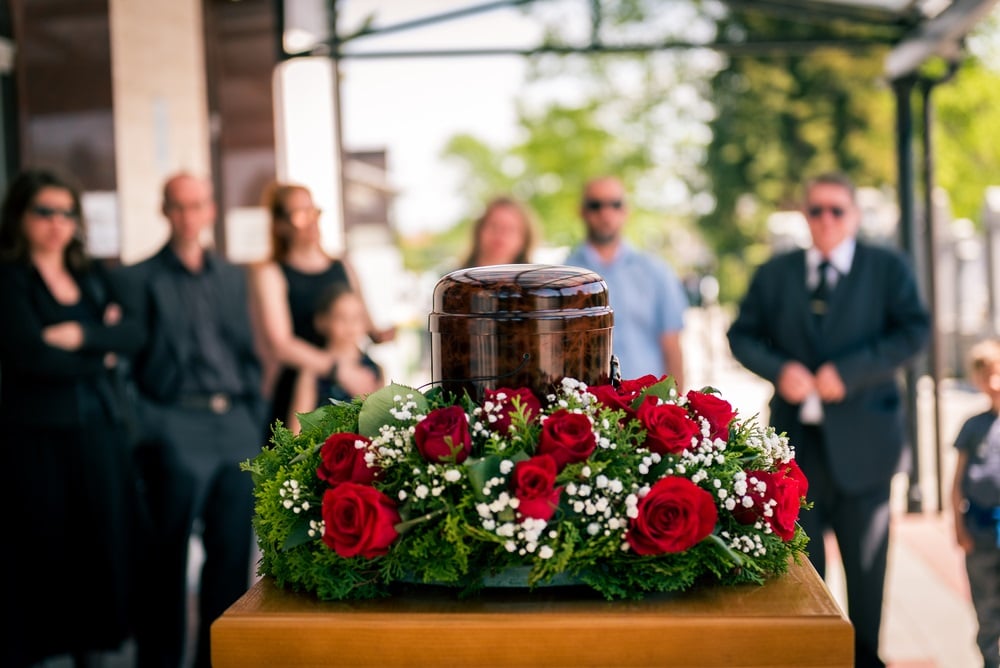 Beerdigung (Bild: shutterstock.com/Von JGA)