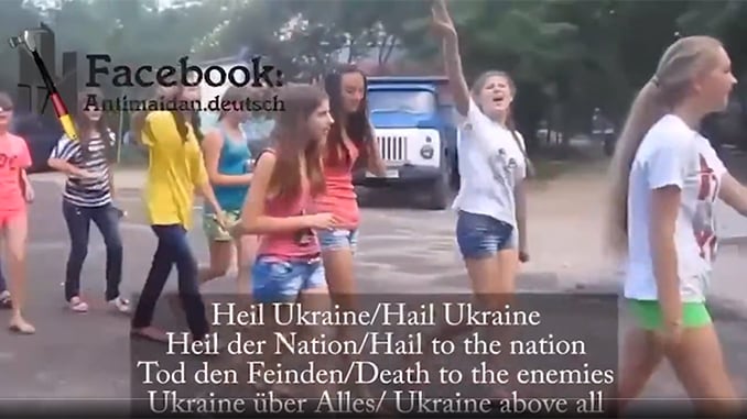 Nationalsozialisten in der Ukraine; Bild: Screenshot Twittervideo